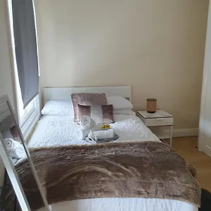 Cozy Bedroom C Homestay